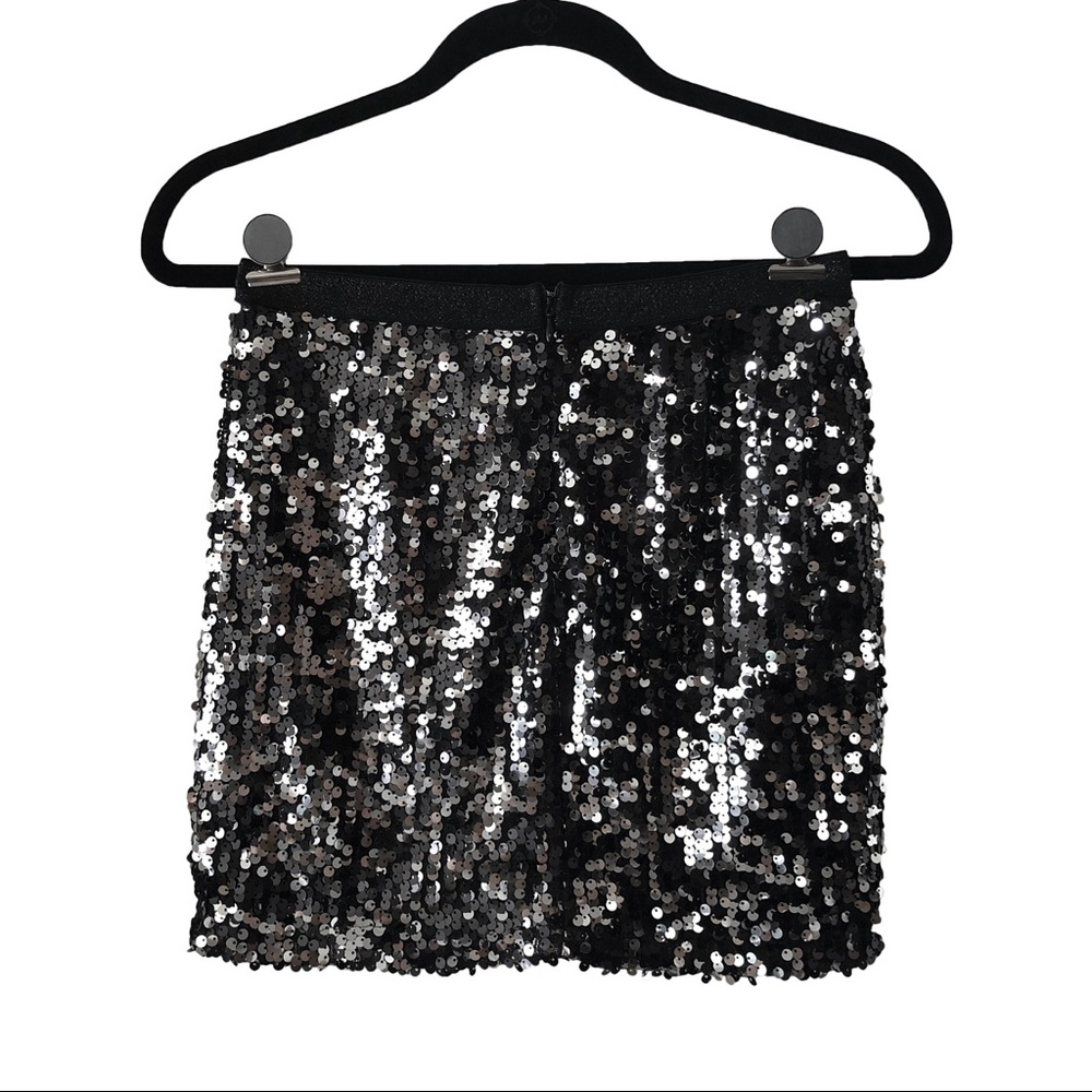 ELASTIC SEQUIN MINI SKIRT (BLACK / SILVER)